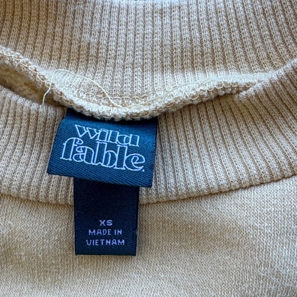 ⭐️5 for $20⭐️ Yellow Crewneck Sweatshirt - Picture 2 of 2